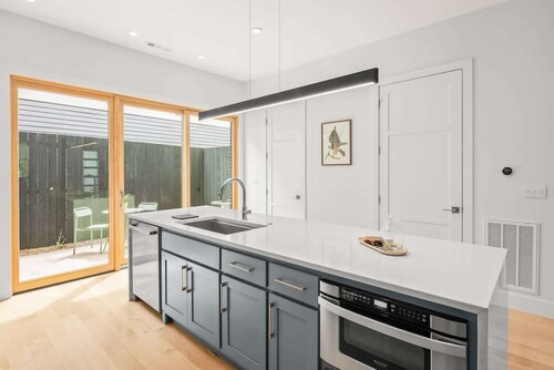 Downtown Bentonville Pet-Friendly Stay