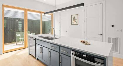 Downtown Bentonville Pet-Friendly Stay