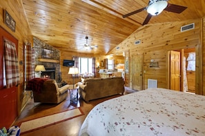 1 bedroom, free WiFi, bed sheets