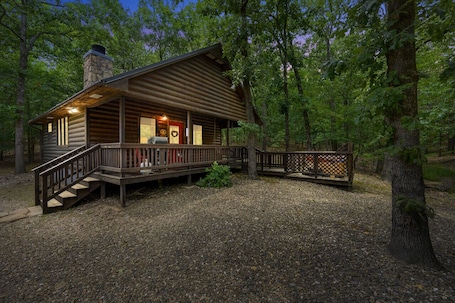 Exterior. Rosie`s Retreat is the perfect romantic hideaway.