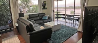 River Front, Fisher Retreat with boat ramp access