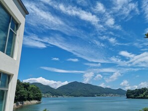 BAY591 | Vista a la playa o el mar