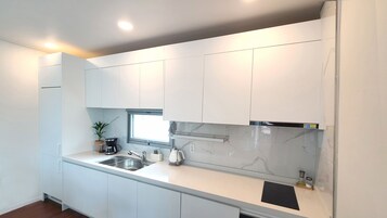 BAY591 | 私人厨房 | 茶具/咖啡用具、电热水壶