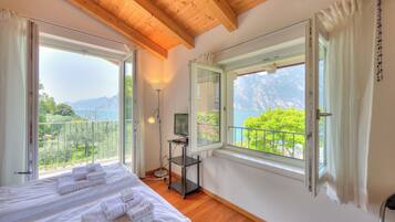 Family Villa, Multiple Bedrooms, 2 Bathrooms, Lakeside (Villa Il Paradiso Di Gabri) | 3 bedrooms, iron/ironing board, free WiFi, bed sheets