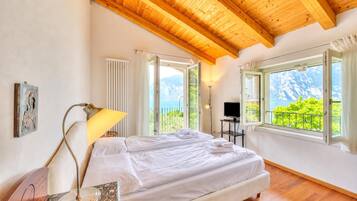 Villa familiar, 3 habitaciones, 2 baños, junto al lago (Villa Il Paradiso Di Gabri) | 3 dormitorios y wifi