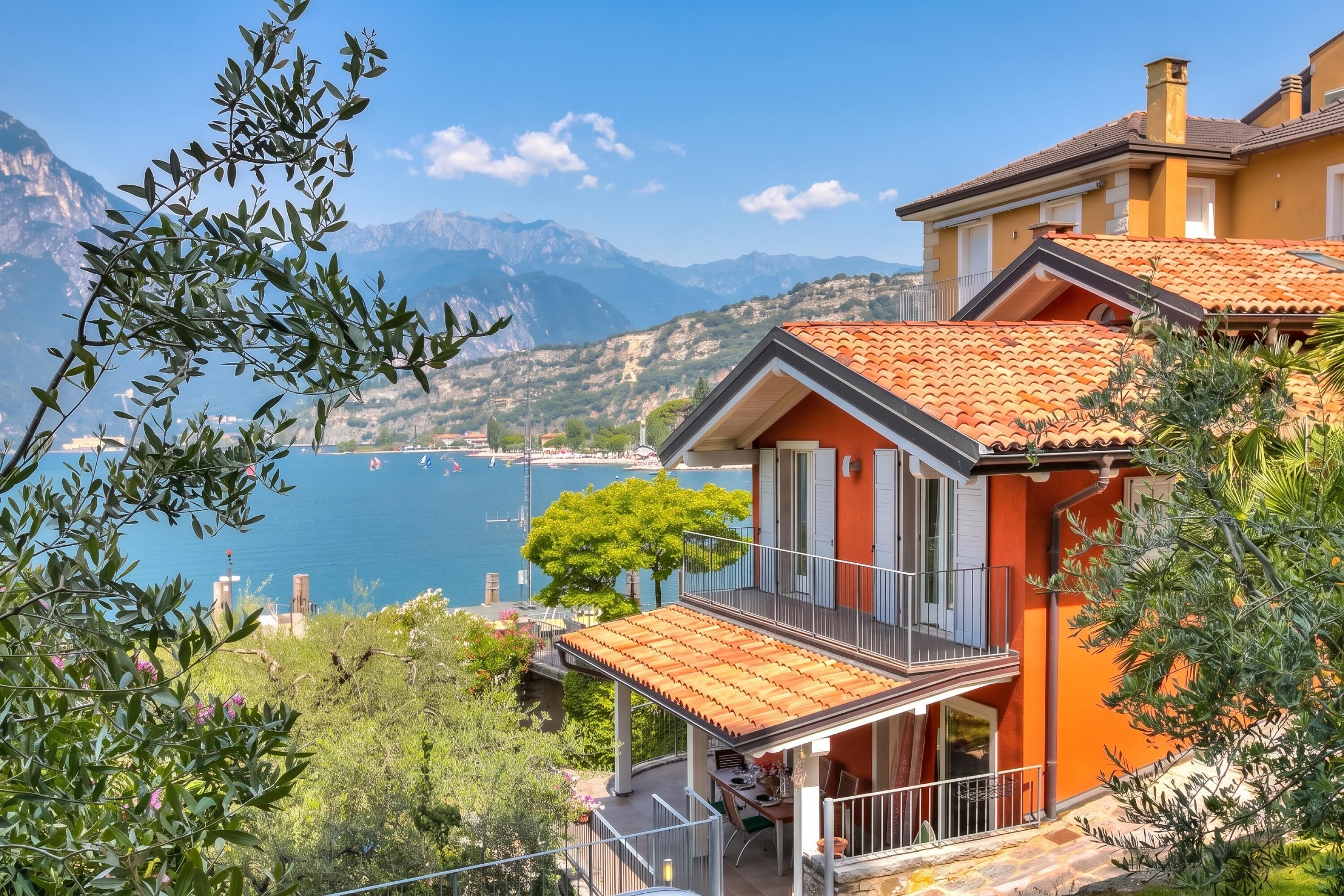 Biệt thự dành cho gia đình, 3 phòng ngủ, 2 phòng tắm, cạnh hồ (Villa Il Paradiso Di Gabri) | Ngoại thất
