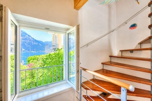 Family Villa, 3 Bedrooms, 2 Bathrooms, Lakeside (Villa Il Paradiso Di Gabri: Lake-View) | Interior - Villa Il Paradiso Di Gabri: Lake-view Villa With Garden (Nago-Torbole)