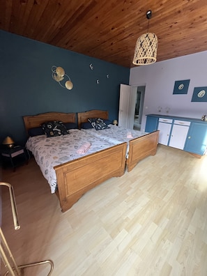 3 Schlafzimmer, Bügeleisen/Bügelbrett, Reisekinderbett, Bettwäsche