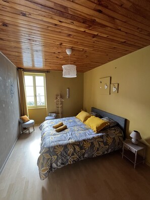 3 Schlafzimmer, Bügeleisen/Bügelbrett, Reisekinderbett, Bettwäsche