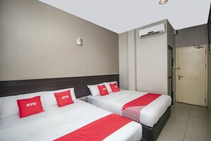 Family Suite | Desk, laptop workspace, free WiFi, bed sheets - Hotel O Nice Stay Three Six Five Services (Sibu)