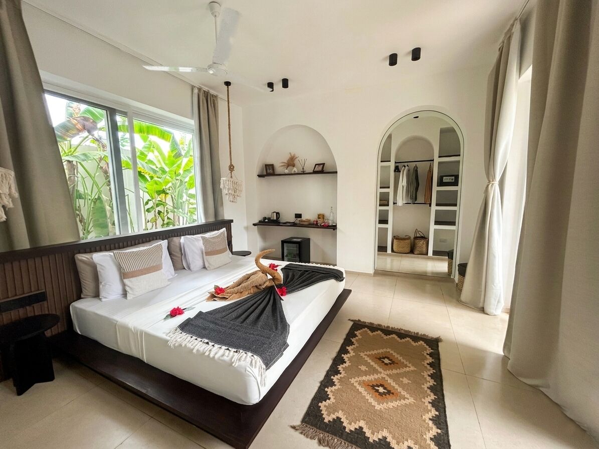 Quarto casal luxo | Frigobar, cofres nos quartos, individualmente decorados