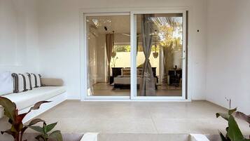 Deluxe Room Triple View Pool | Teras/patio