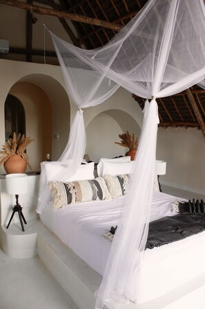 Luxury Queen Suite