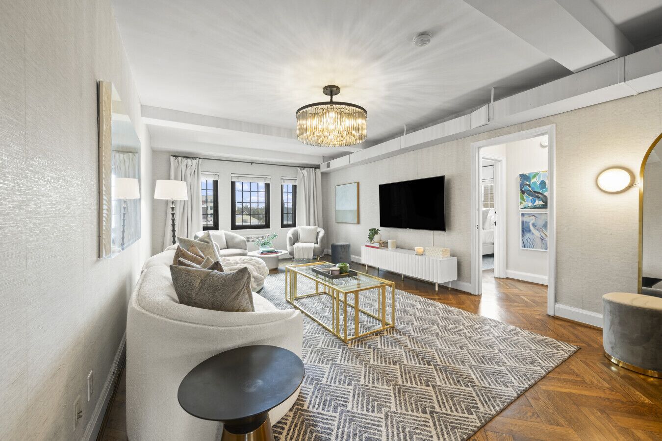 Smart TV, books, stereo