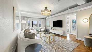 Smart TV, books, stereo