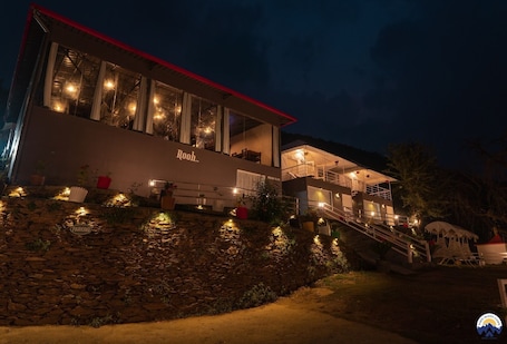 Exterior. White Heaven Camps
