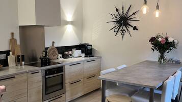 Batterie de cuisine, vaisselle et ustensiles