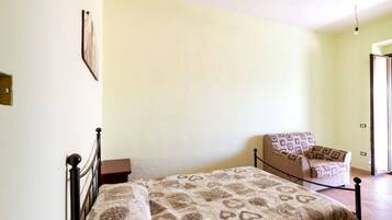 1 bedroom, free WiFi, bed sheets