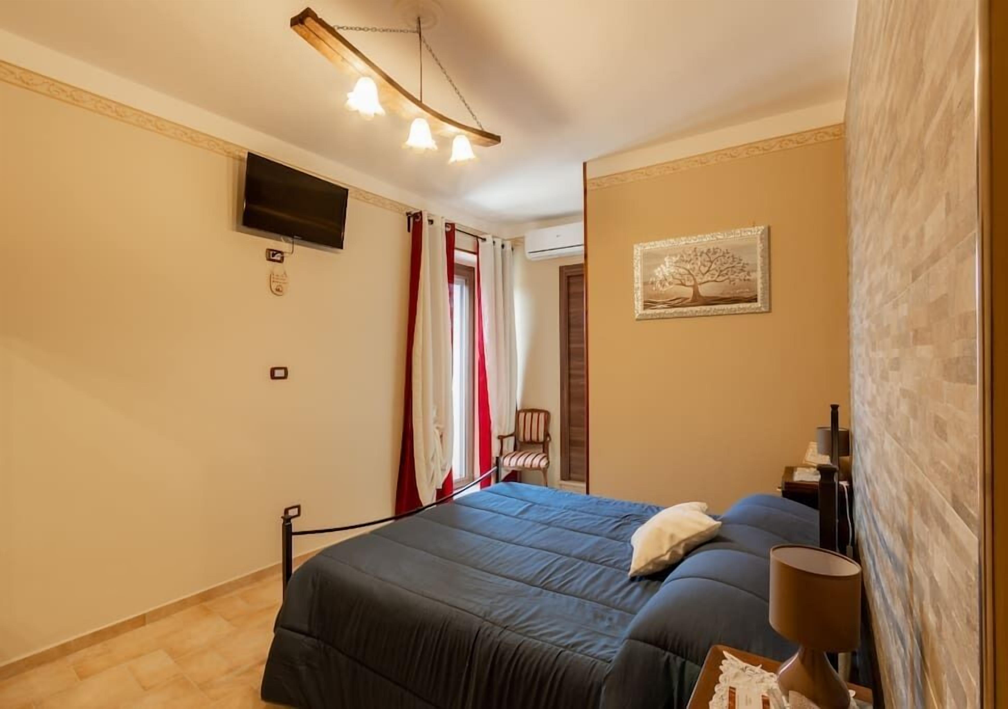 1 chambre, bureau, fer et planche à repasser, Wi-Fi gratuit