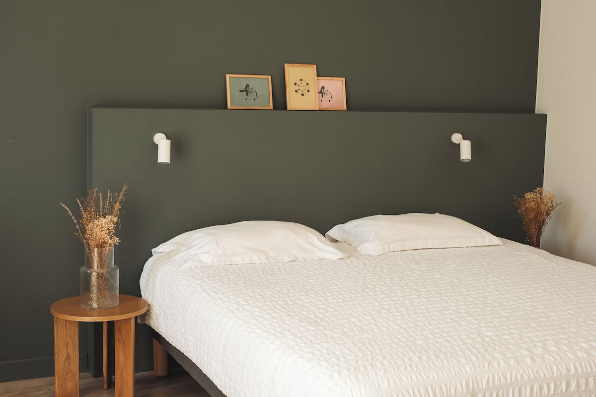 Ropa de cama de alta calidad, decoración personalizada y escritorio
