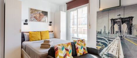 Iron/ironing board, free WiFi, bed sheets