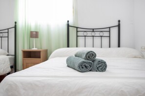 3 sovrum, strykjärn/strykbräda, gratis wi-fi och sängkläder