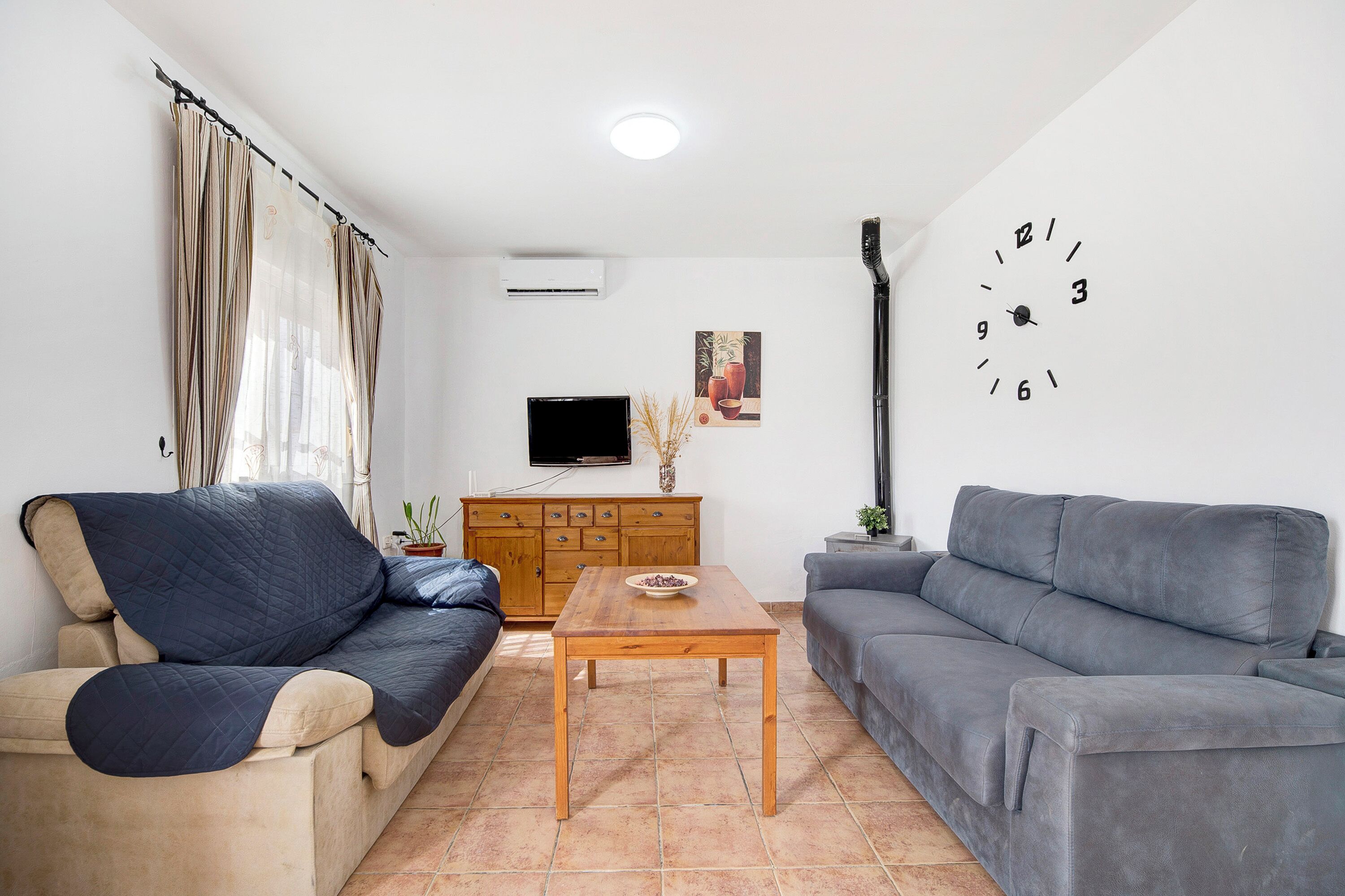 TV, fireplace, ping pong