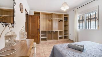 3 habitaciones, tabla de planchar con plancha y wifi gratis