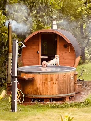Bañera de hidromasaje al aire libre
