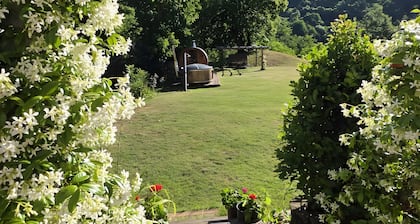 Maison de vacances 'La Rosa sul Lago' adaptée aux animaux, avec jardin privé, spa et Wi-Fi