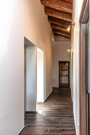 Interior - Villa 'All'ombra Della Quercia' with Private Pool, Wi-Fi and Air Conditioning (Fano)