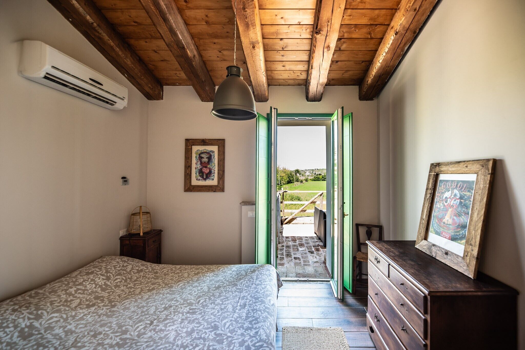 6 bedrooms, free WiFi, bed sheets