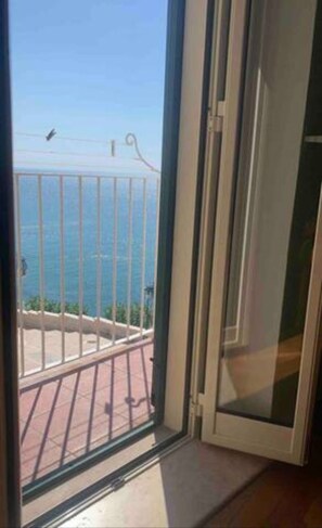 Interior - Holiday Home 'Casa Panoramica Del Xll Secolo' with Sea View, Wi-Fi and Air Conditioning (Vieste)