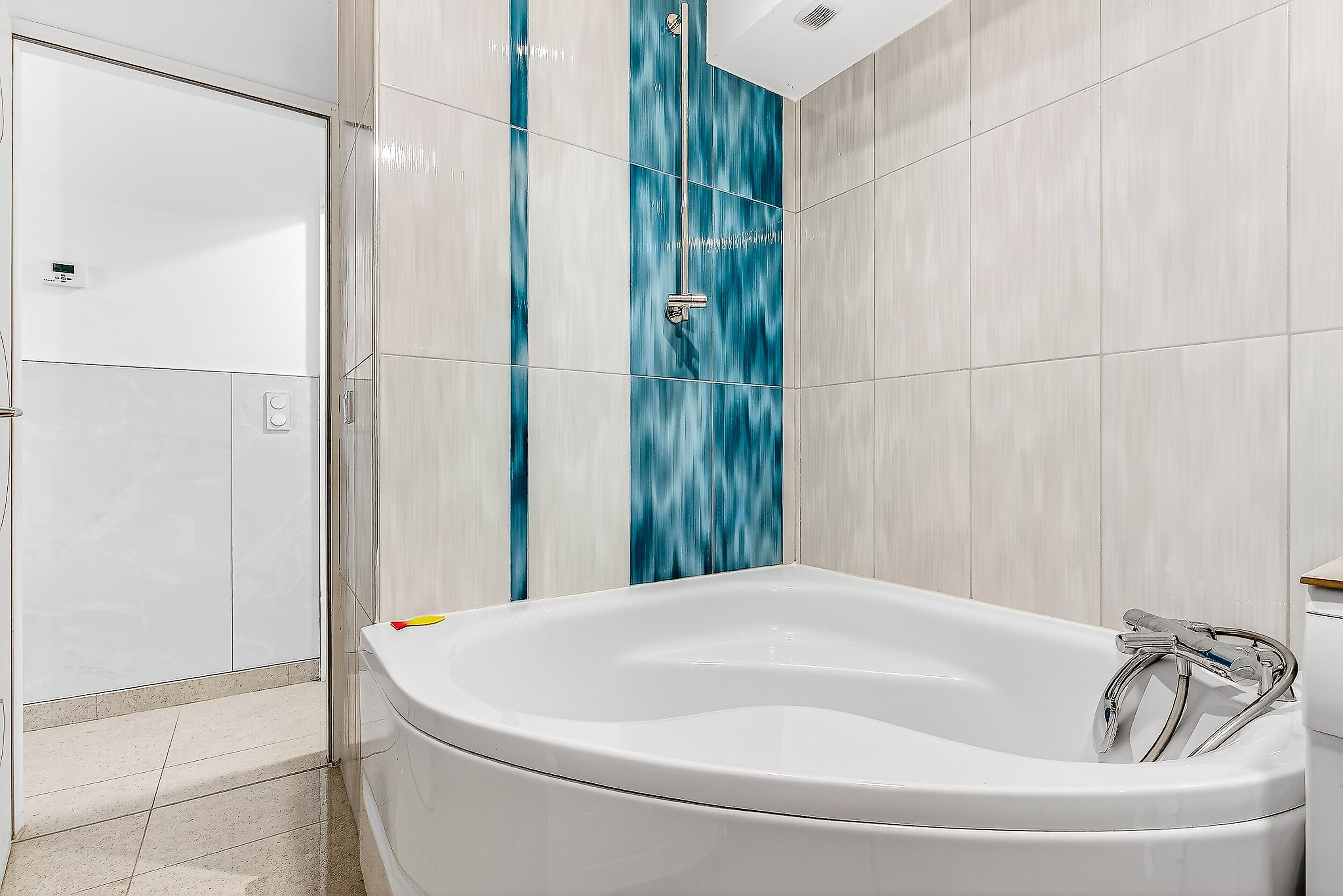 Badewanne, Haartrockner