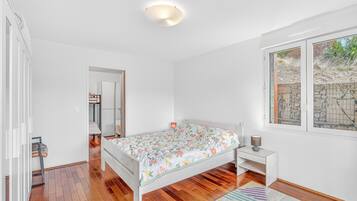 2 bedrooms, iron/ironing board, free WiFi, wheelchair access