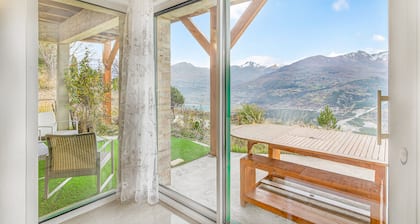 Apartment 'A Little Piece of Paradise in Puy Sanières' with Lake View, Private Terrace & Wi-Fi