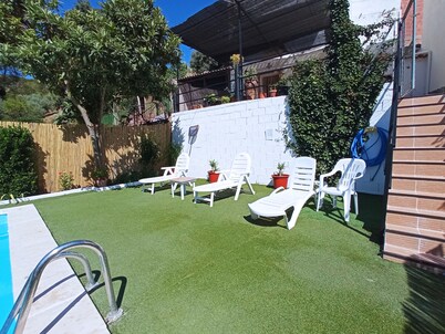 Holiday Home 'Alojamiento Rural Puente Honda' with Mountain View, Pool & Wi-Fi