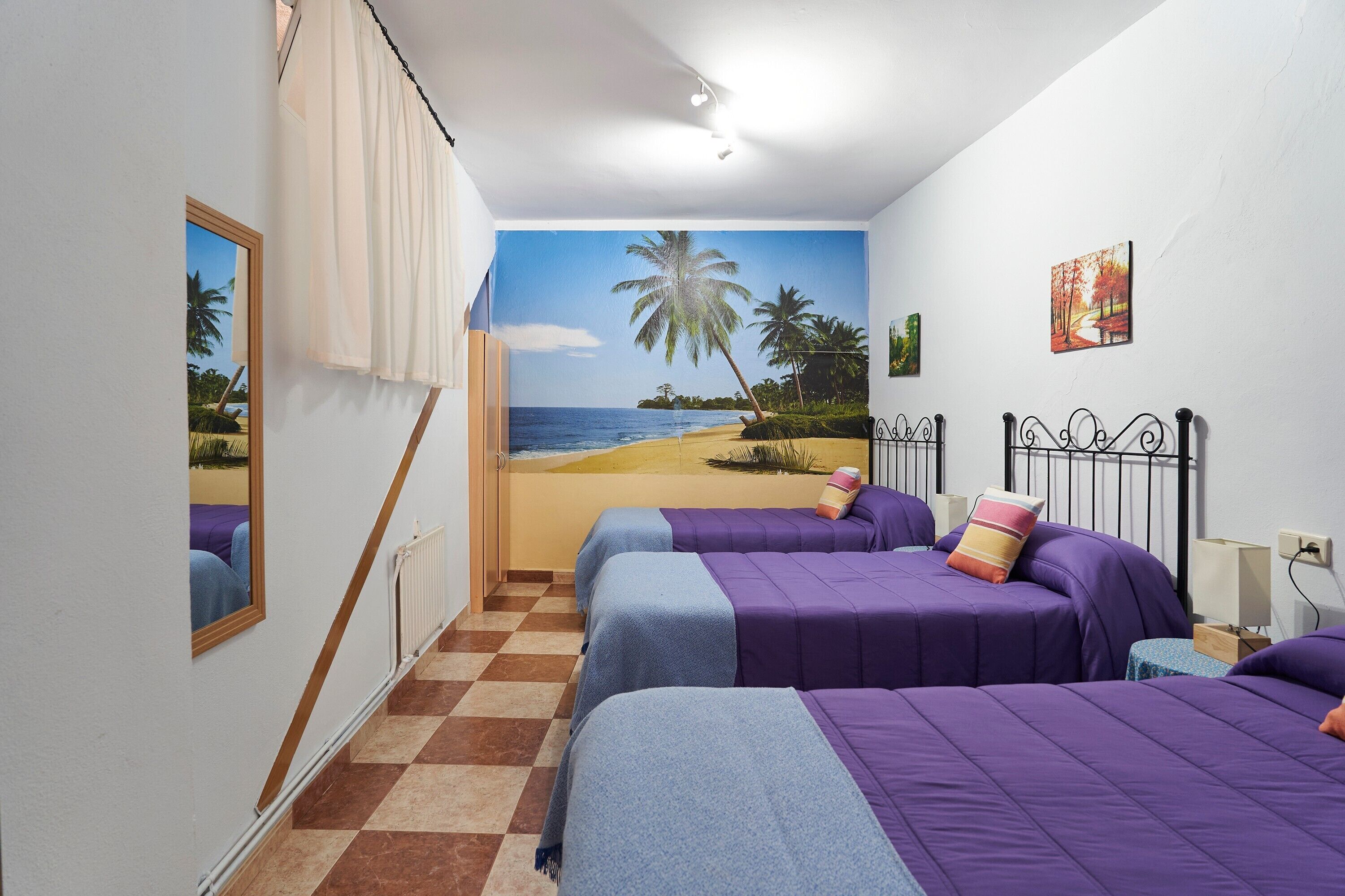 4 chambres, fer et planche à repasser, Wi-Fi gratuit, draps fournis