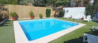 Holiday Home 'Alojamiento Rural Puente Honda' with Mountain View, Pool & Wi-Fi