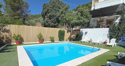 Holiday Home 'Alojamiento Rural Puente Honda' with Mountain View, Pool & Wi-Fi