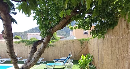 Holiday Home 'Alojamiento Rural Puente Honda' with Mountain View, Pool & Wi-Fi