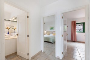 2 makuuhuonetta, silitysrauta/-lauta, ilmainen Wi-Fi, vuodevaatteet