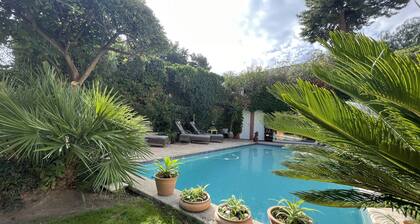 Villa 'Bastide Les Oréades' avec piscine privée, Wi-Fi et climatisation