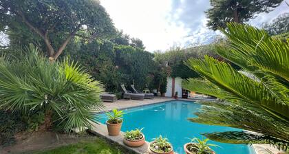 Villa 'Bastide Les Oréades' avec piscine privée, Wi-Fi et climatisation