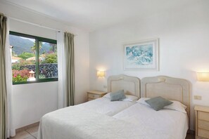 2 chambres, fer et planche à repasser, Wi-Fi gratuit, draps fournis