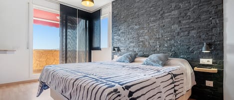 4 bedrooms, free WiFi, bed sheets