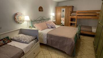 1 bedroom, iron/ironing board, free WiFi, bed sheets