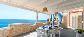 Villa 'Stella Maris' with Sea View, Private Terrace and Air Conditioning