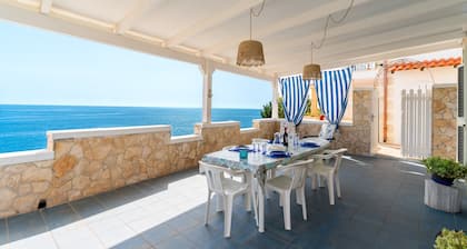Villa 'Stella Maris' with Sea View, Private Terrace, and Air Conditioning