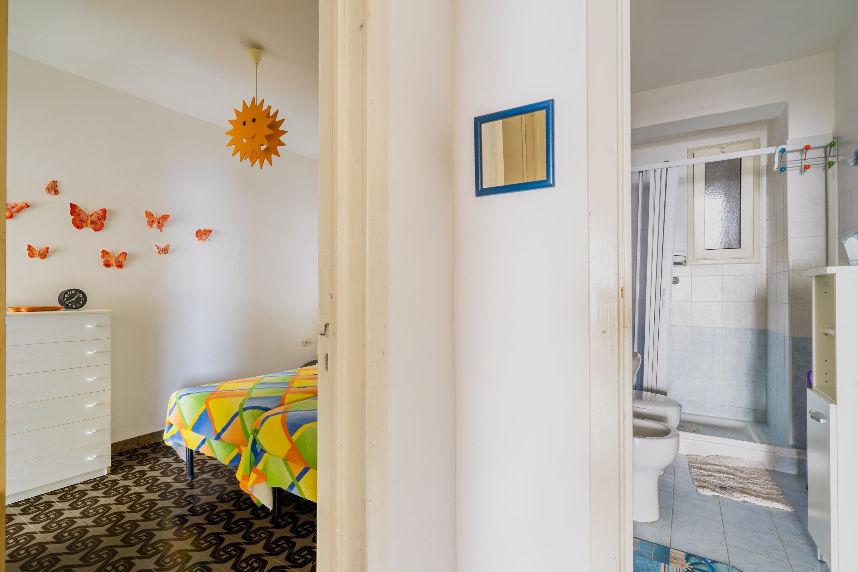 2 bedrooms, iron/ironing board, free WiFi, bed sheets